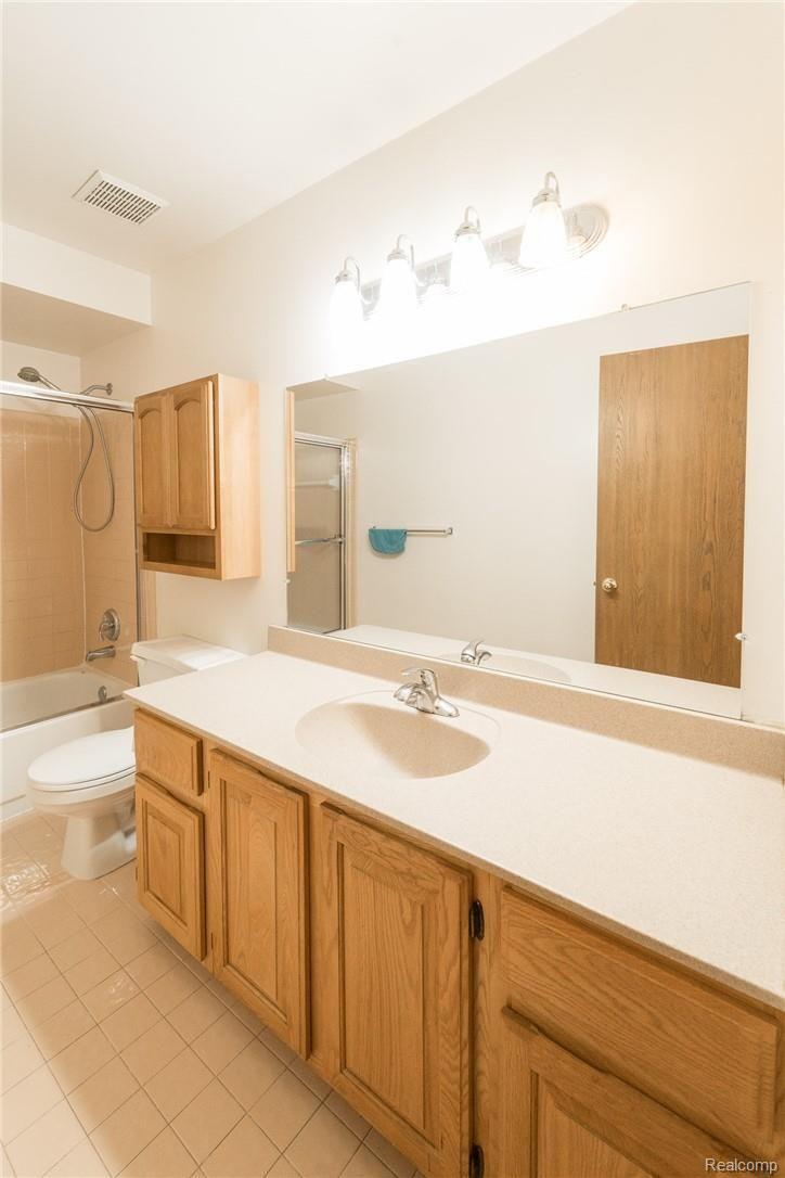 41858 Ramsgate Court Sterling Heights, MI 48314 - Photo 26 of 36 DSC03825.jpg