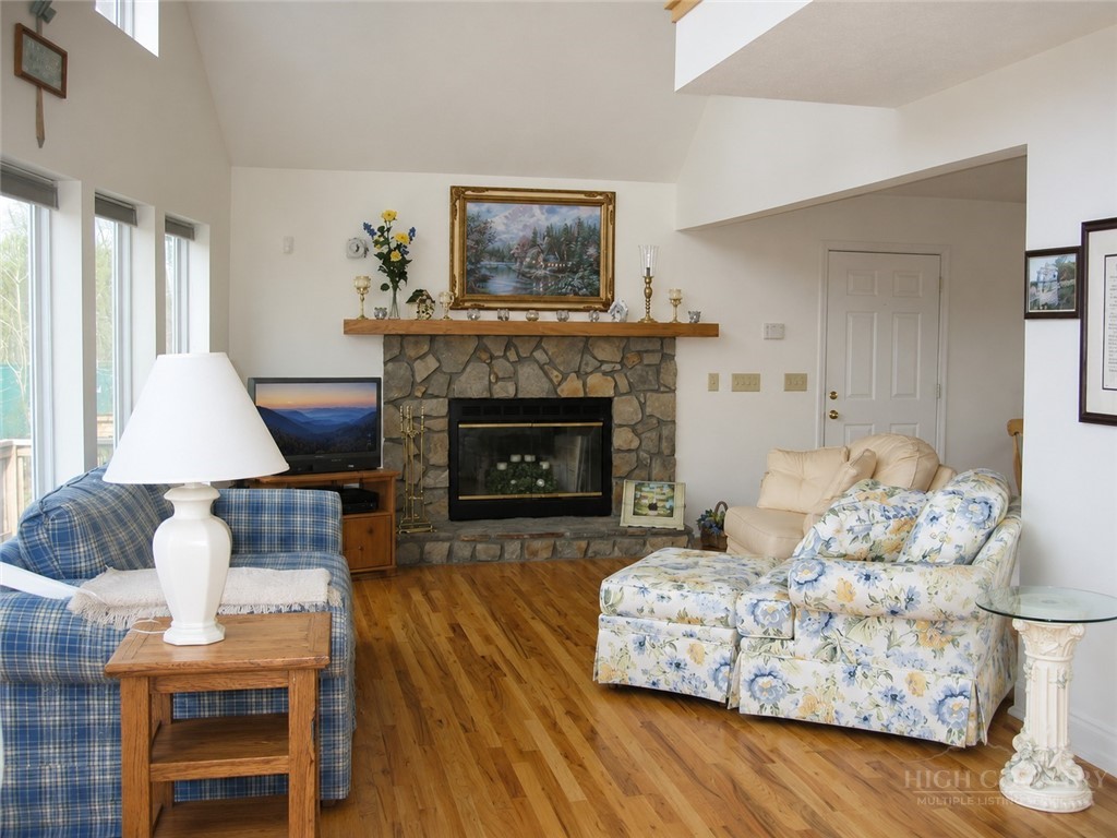 182 River Hills Road Lansing, NC 28643 - Photo 9 of 19
