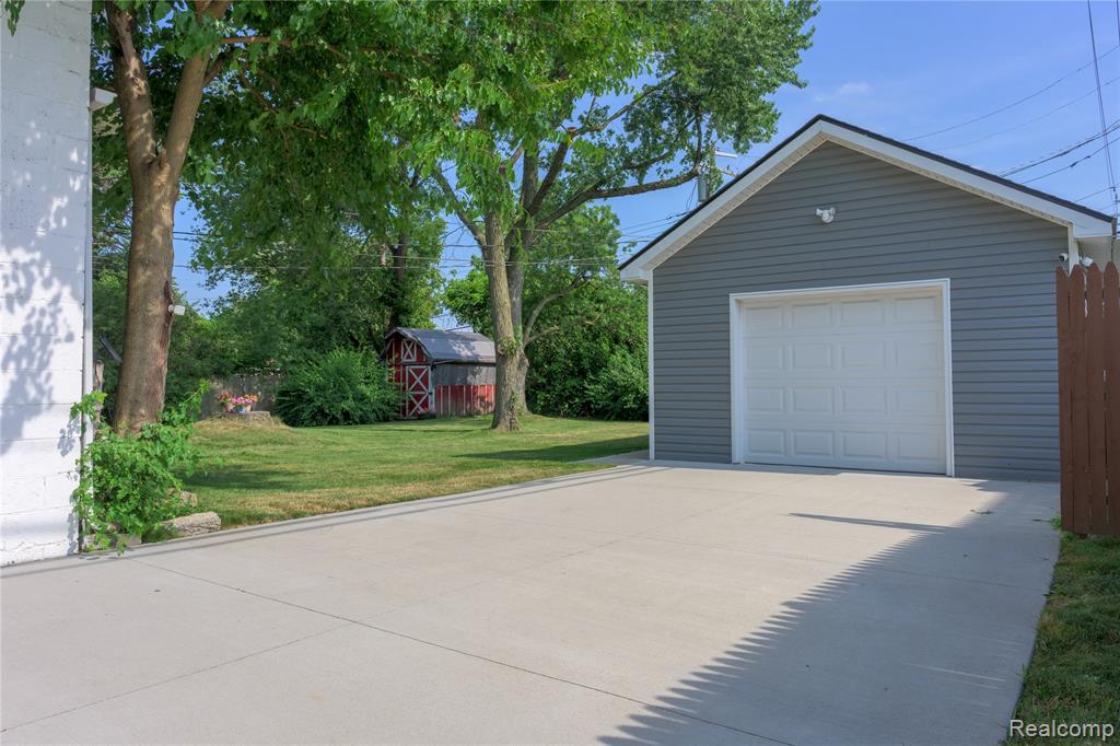 18 East Rutgers Avenue Pontiac, MI 48340 - Photo 11 of 19