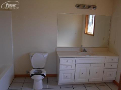 5075 East Mt Morris Road Mount Morris, MI 48458 - Photo 19 of 20 20152931-18.JPG