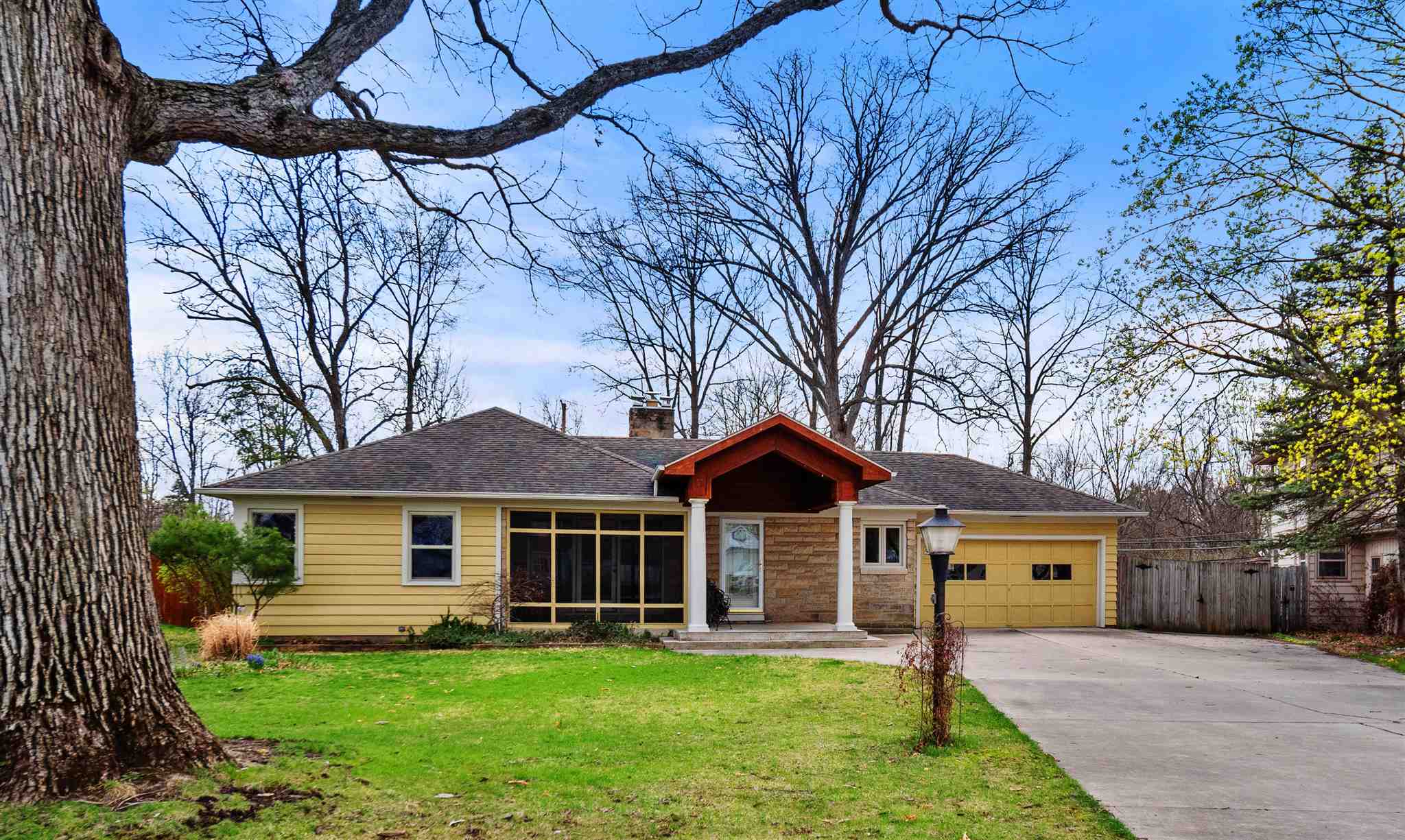 2136 Springfield Avenue Fort Wayne, IN 46805 - Photo 1 of 27 Gallery Image 1