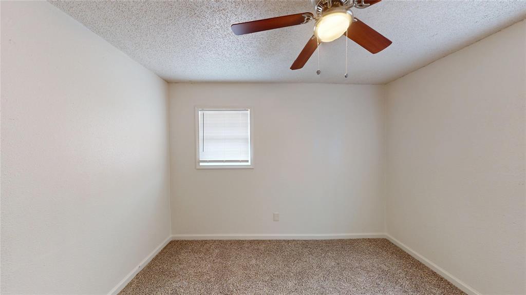 312 Lipscomb Street Cleburne, TX 76031 - Photo 16 of 27