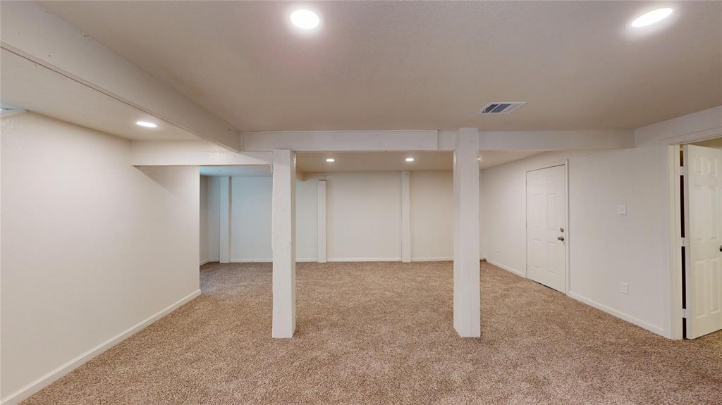 312 Lipscomb Street Cleburne, TX 76031 - Photo 7 of 27