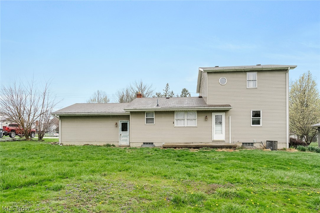 4095 Kirk Road Youngstown, OH 44511 - Photo 4 of 33