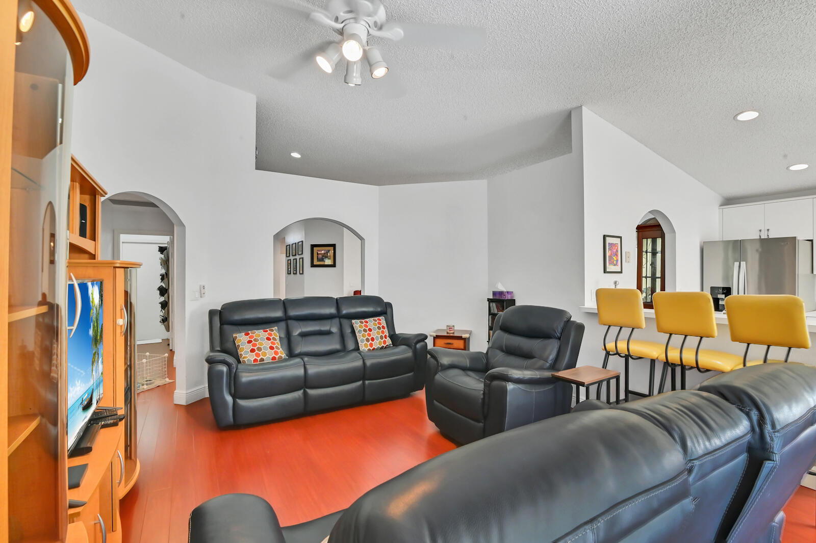 18350 Coral Sands Way Boca Raton, FL 33498 - Photo 16 of 32 16 Living room 04