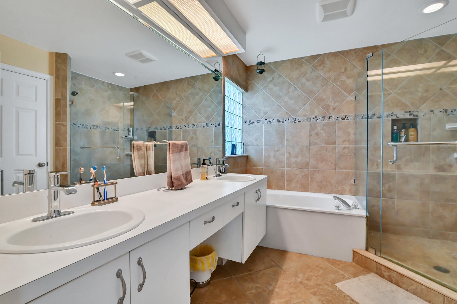 18350 Coral Sands Way Boca Raton, FL 33498 - Photo 26 of 32 Master Bathroom