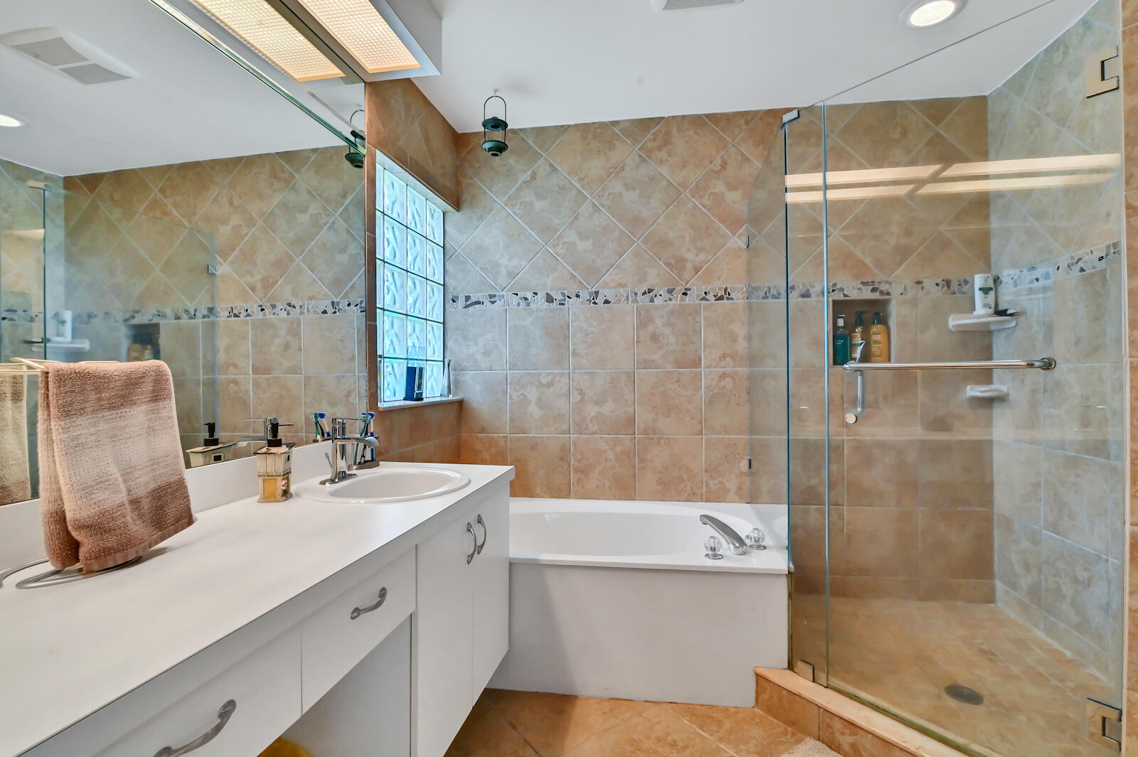 18350 Coral Sands Way Boca Raton, FL 33498 - Photo 27 of 32 Master Bathroom