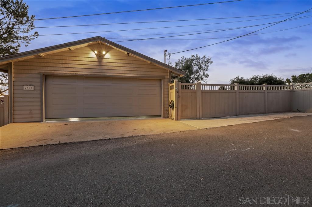 2505 Suncrest Boulevard El Cajon, CA 92021 - Photo 12 of 25