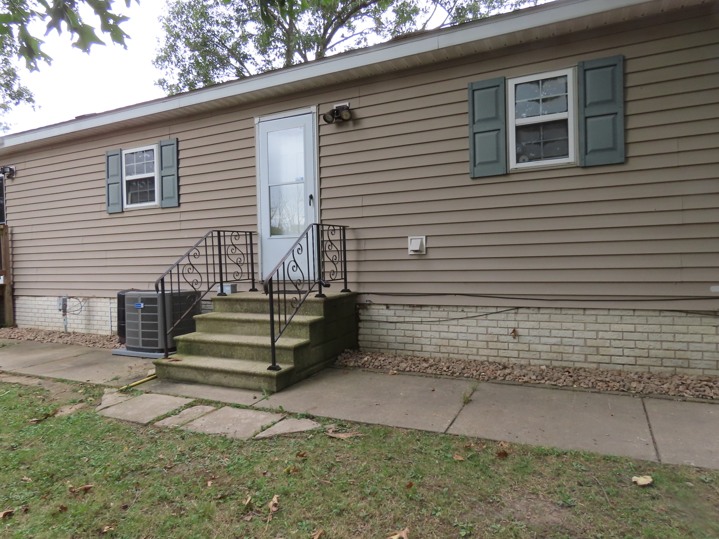 2968 North 2659th Road Seneca, IL 61360 - Photo 12 of 20 a view of a house with a yard