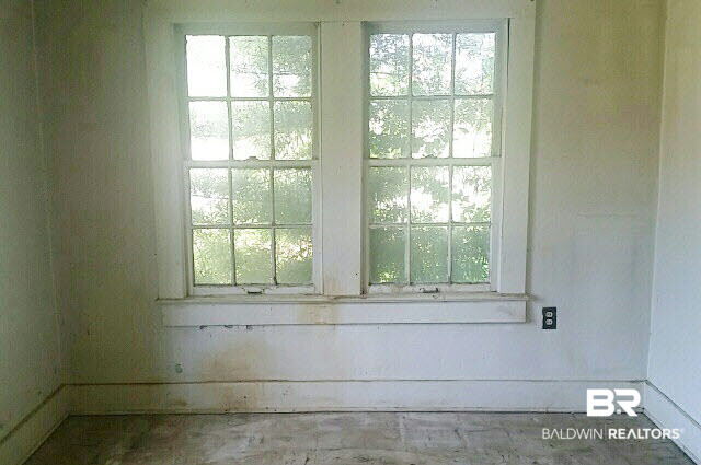 605 South Presley Street Atmore, AL 36502 - Photo 5 of 16