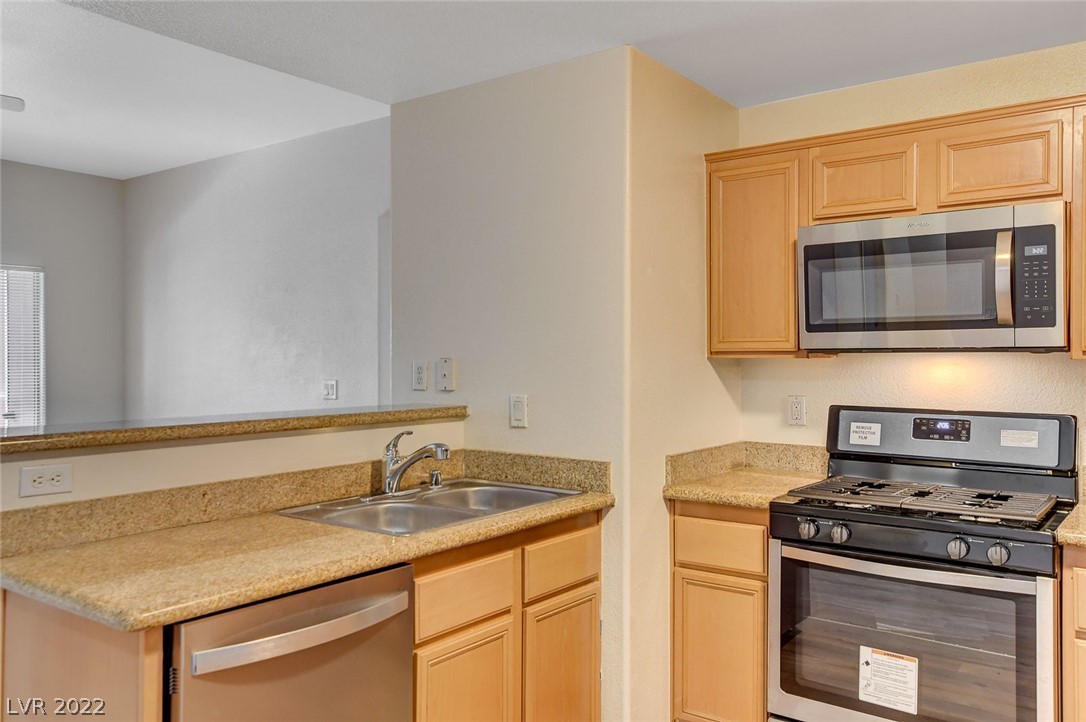 7701 West Robindale Road, Unit 111 Las Vegas, NV 89113 - Photo 12 of 34