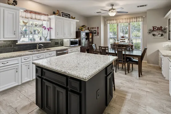 $750,000 | 428 Briar Creek Lane, Sealy, TX 77474