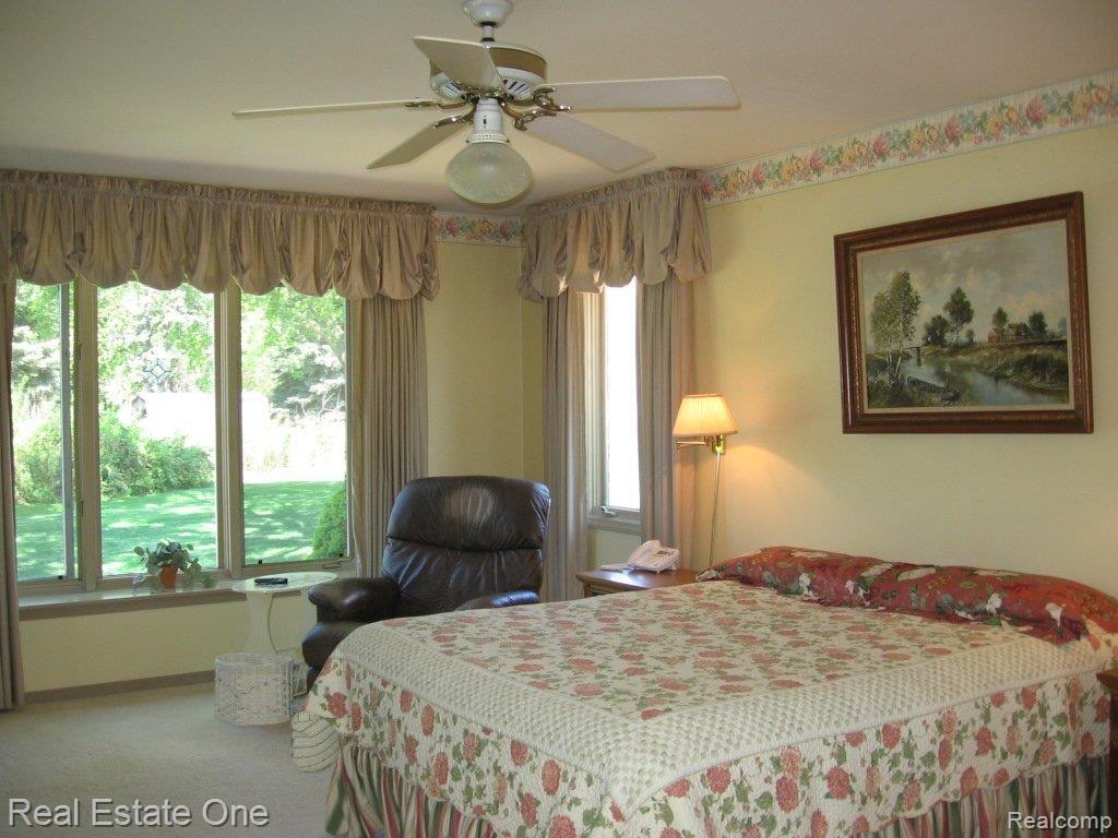 2099 Hamlin Court Rochester, MI 48307 - Photo 17 of 19 Master Bdrm.