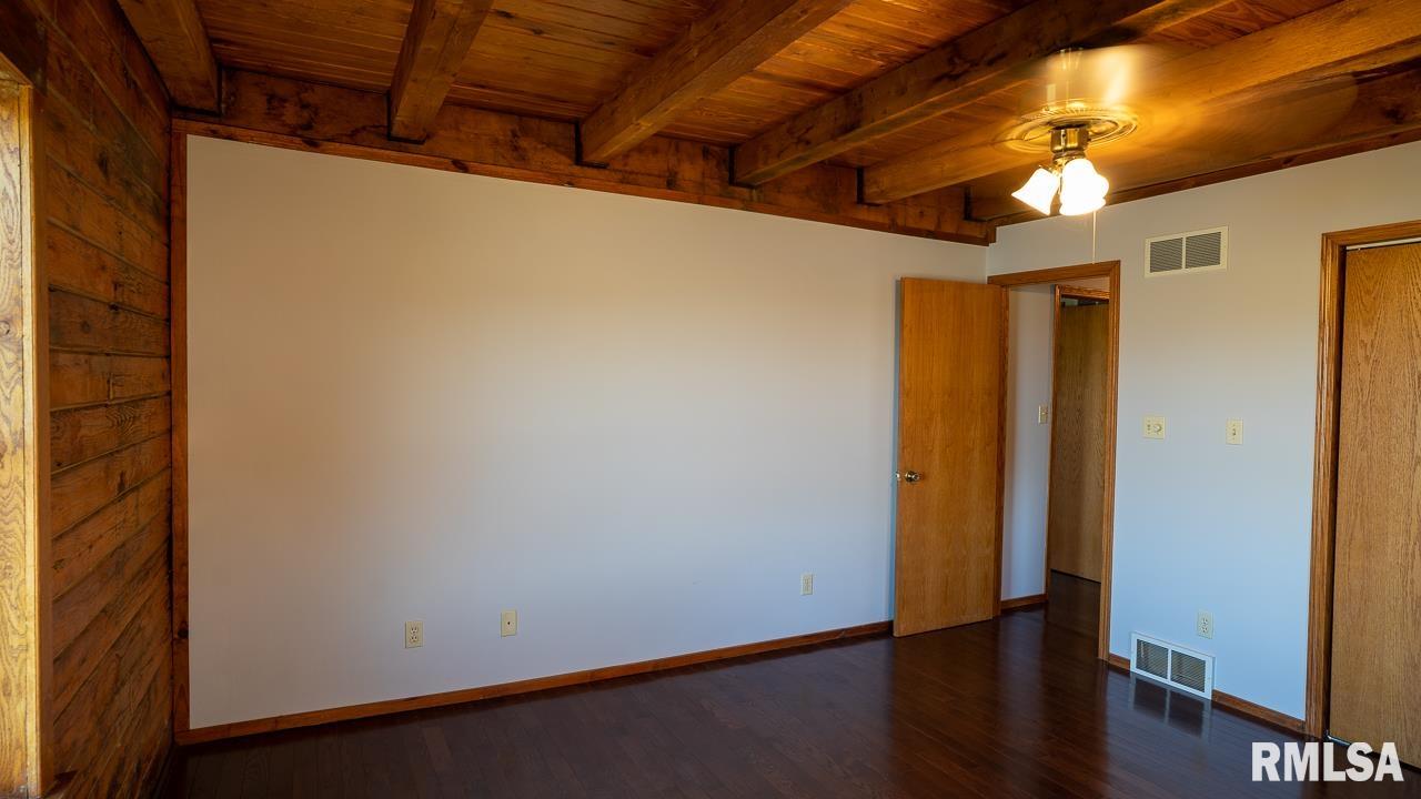 11998 Darnell Road Mechanicsburg, IL 62545 - Photo 16 of 47 Gallery Image 16