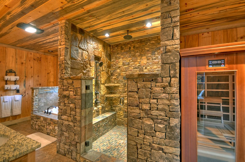 1901 Hogback Drive Blue Ridge, GA 30513 - Photo 28 of 50 Master Bath