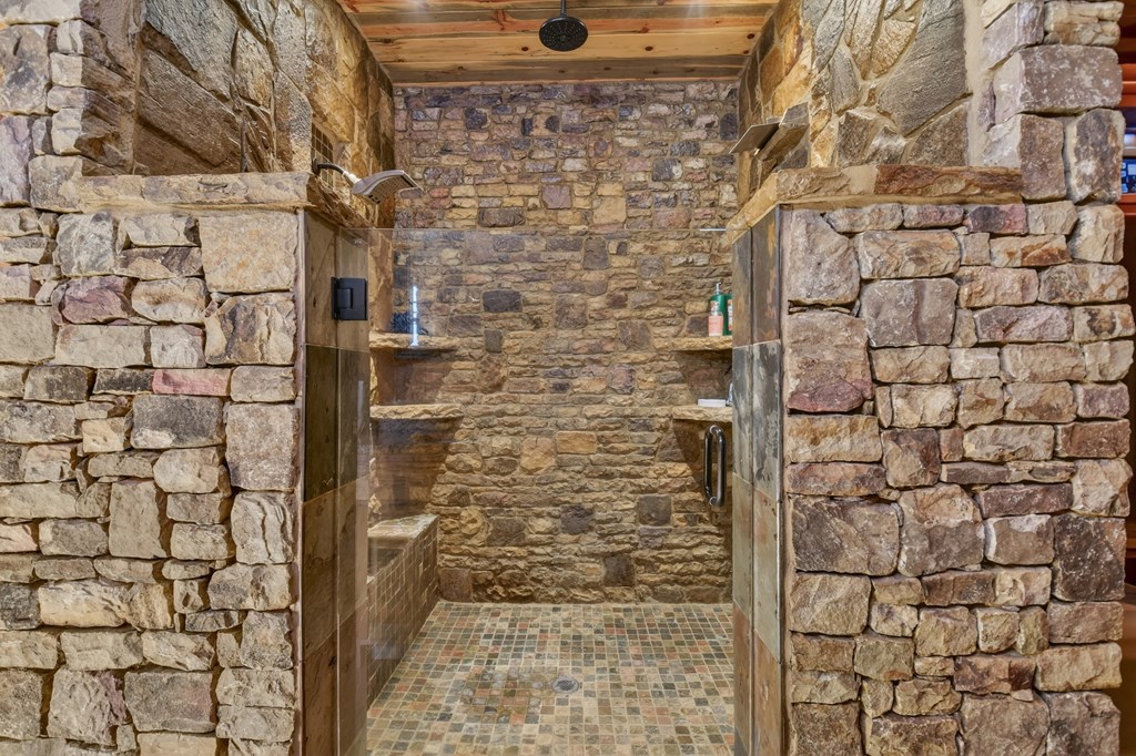 1901 Hogback Drive Blue Ridge, GA 30513 - Photo 29 of 50 Master Bath