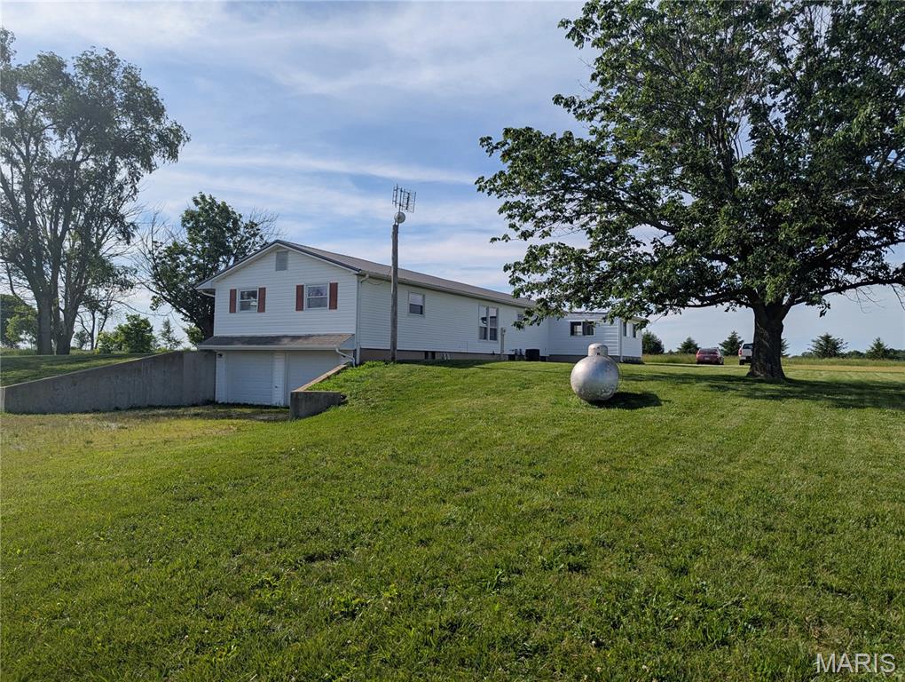 1434 Mulberry Grove Road Mulberry Grove, IL 62262 - Photo 6 of 45