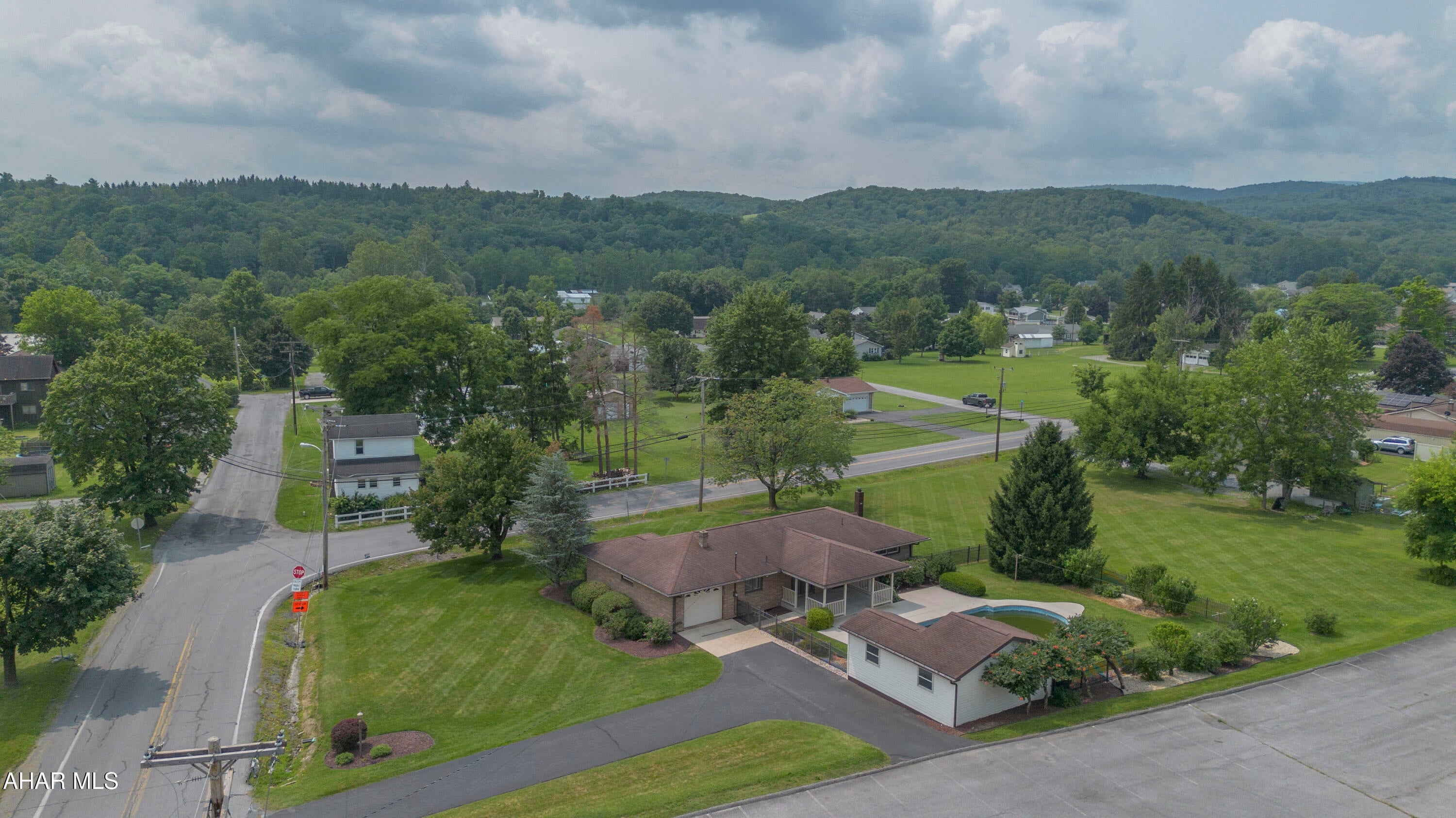 100 Puzzletown Road Duncansville, PA 16635 - Photo 5 of 33 Gallery Image 5