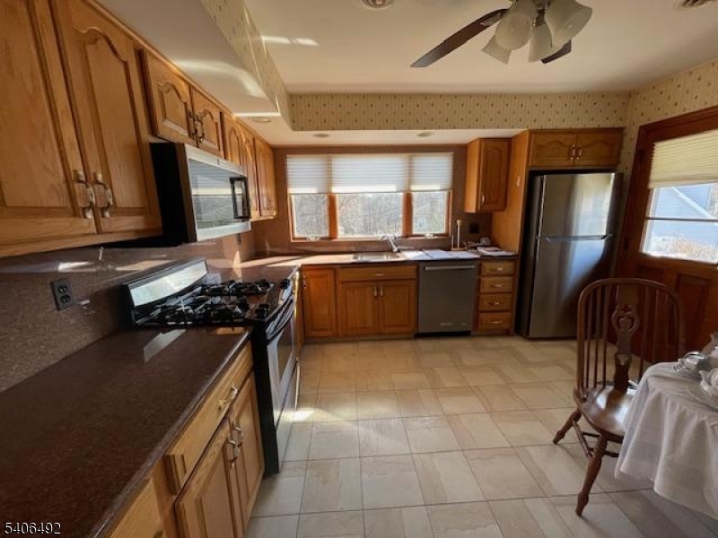 37 Edison Drive Summit, NJ 07901 - Photo 4 of 11