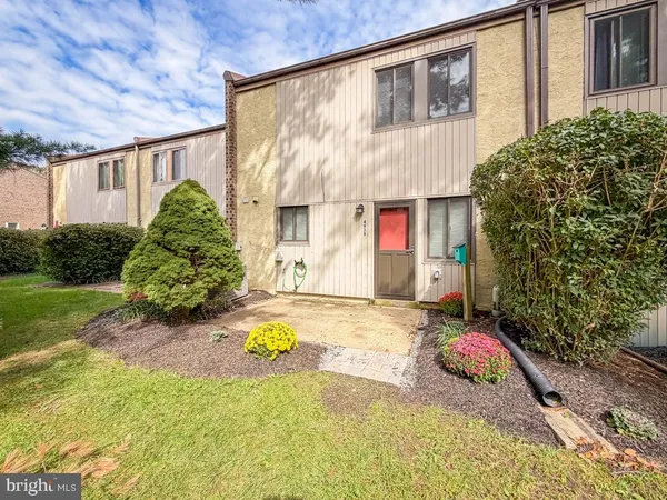 $2,800 | 4939 Oxford Court, Bensalem, PA 19020