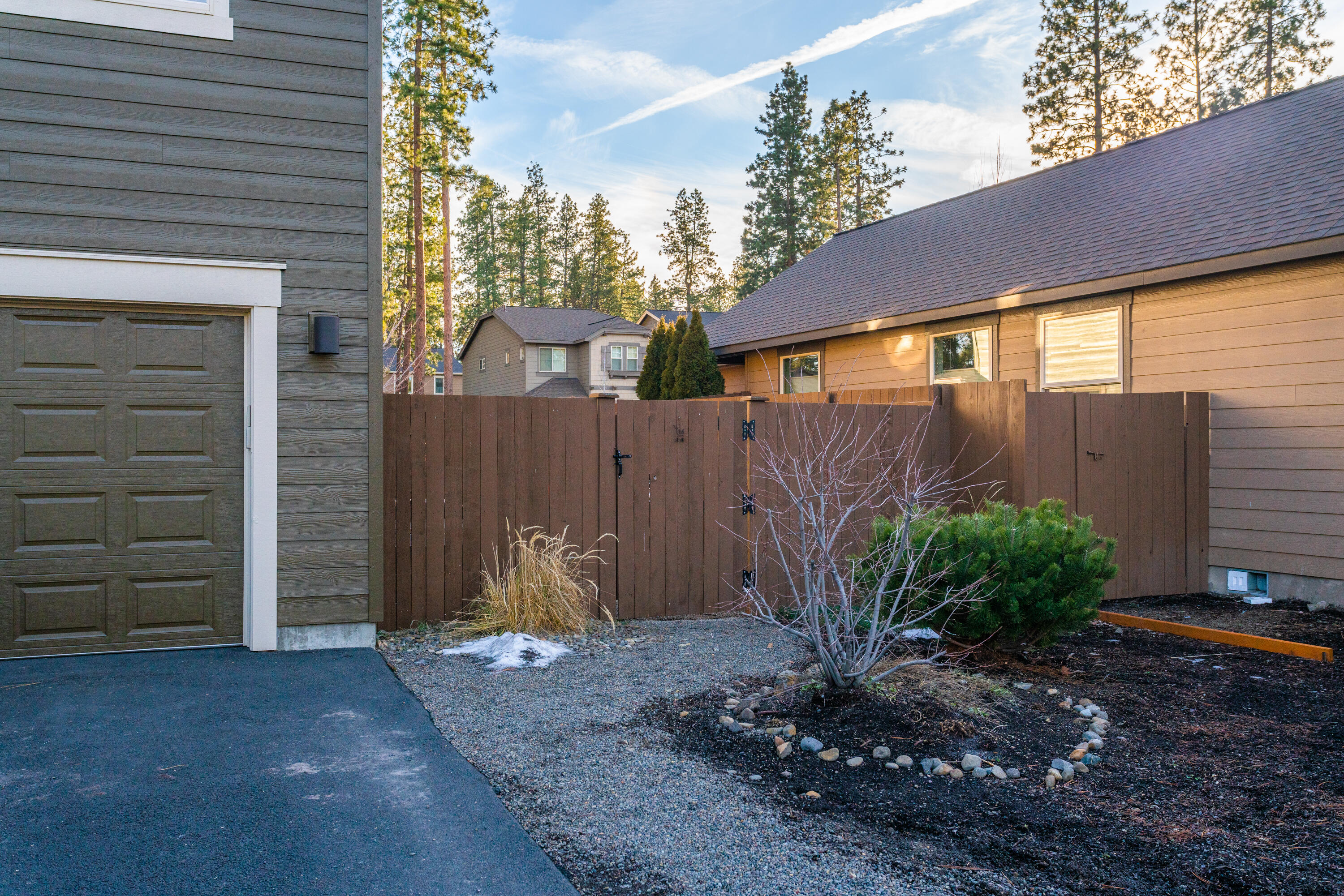 20278 Badger Road Bend, OR 97702 - Photo 15 of 22 2027 SE Badger Rd 16 of 23