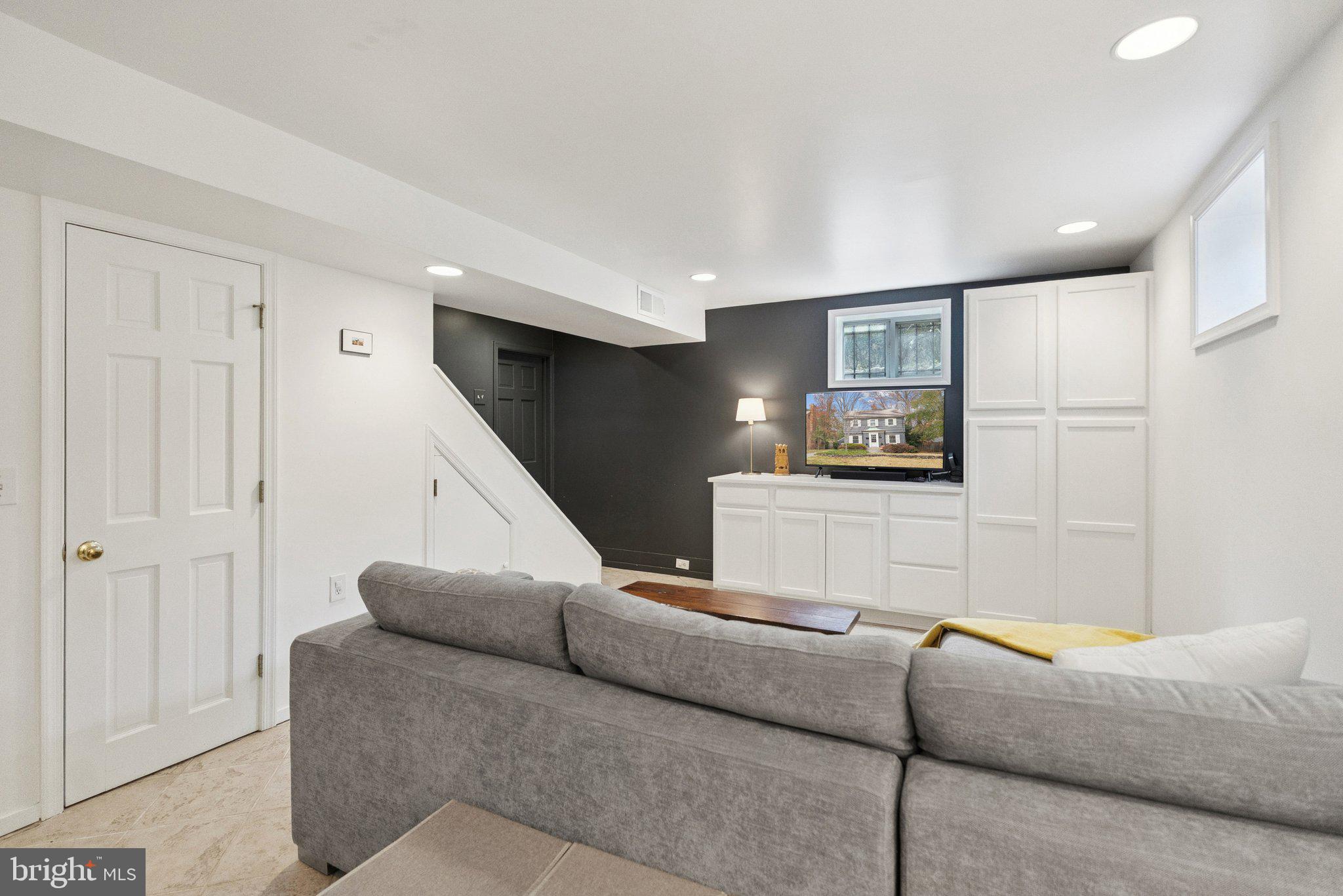 3231 Beech Street Northwest Washington, DC 20015 - Photo 20 of 29 a living room with furniture and kitchen view