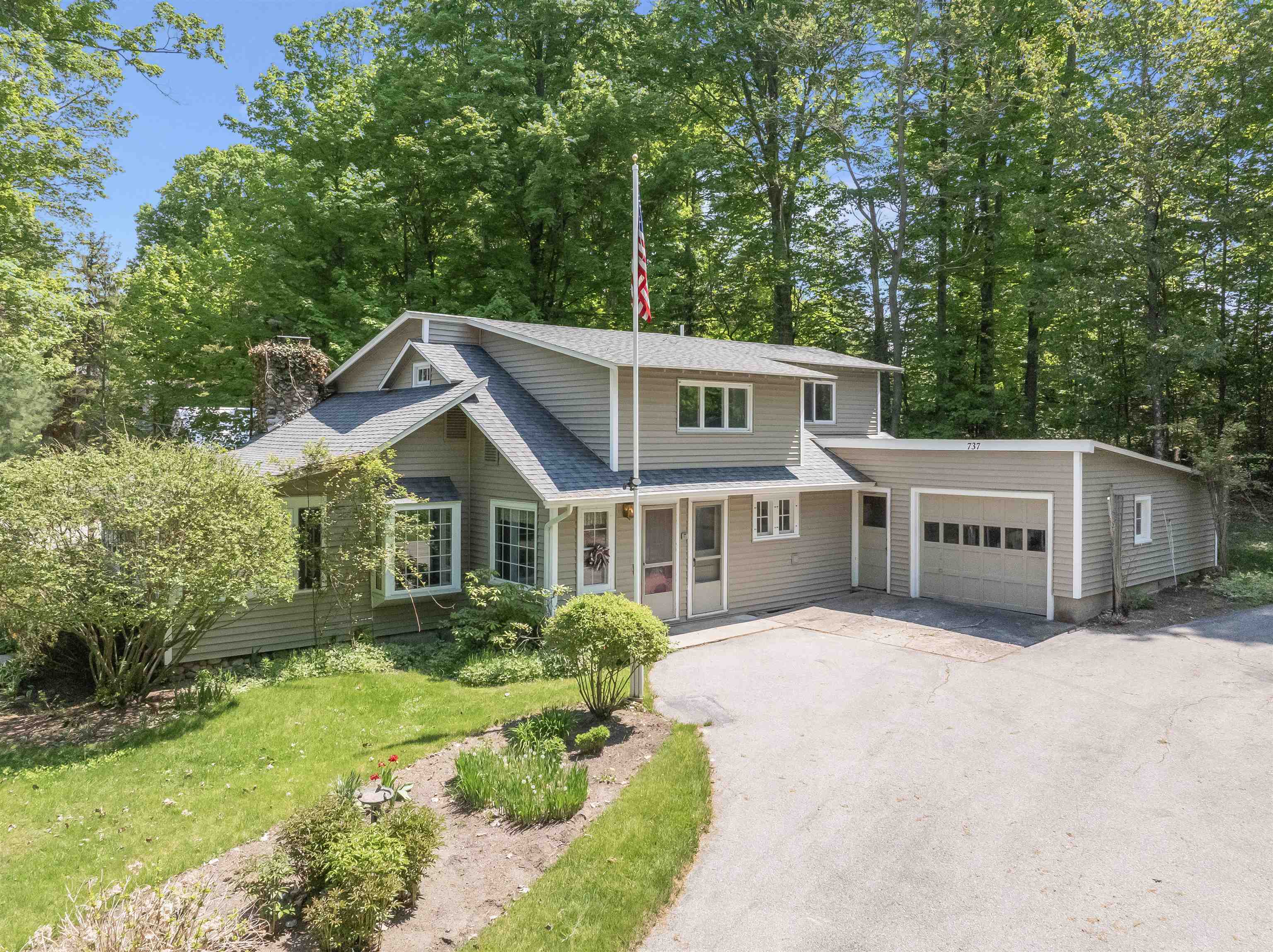 737 South Stony Point Road Suttons Bay, MI 49682 - Photo 12 of 40