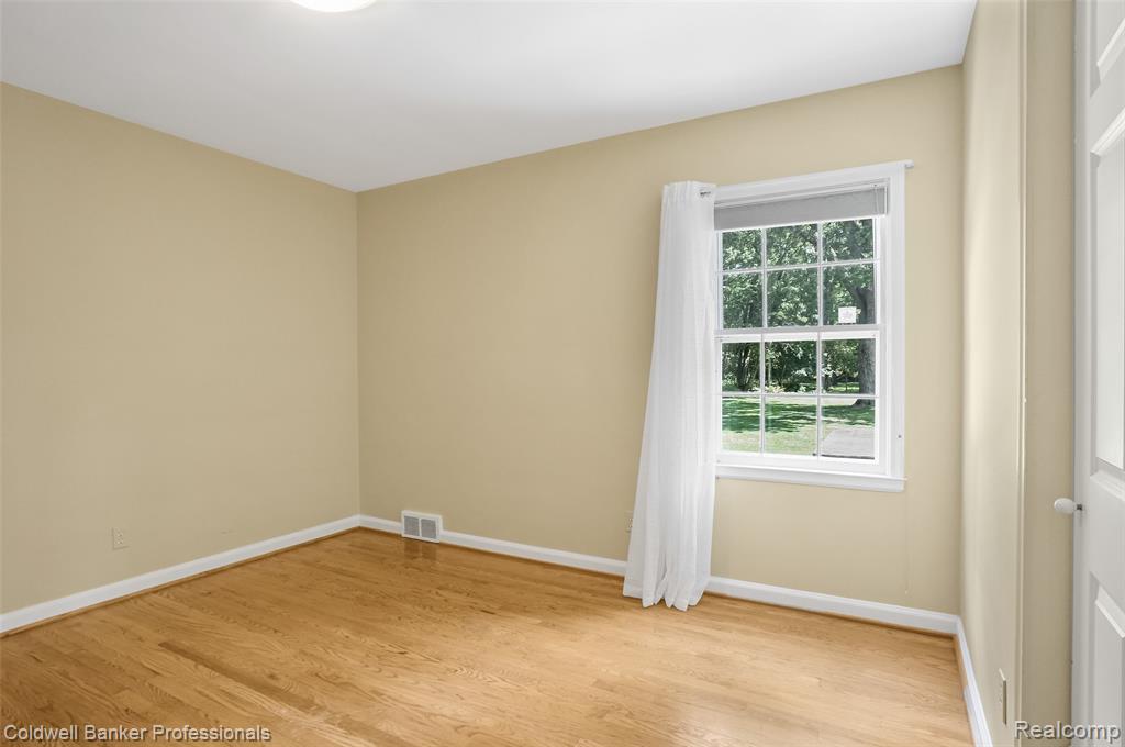 19905 Beverly Road Beverly Hills, MI 48025 - Photo 44 of 98