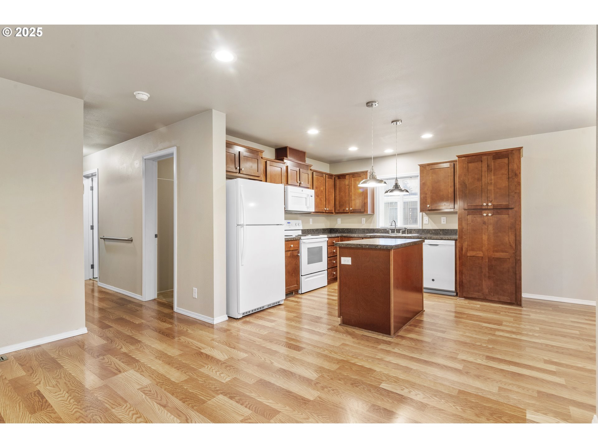 2980 Northeast Division Street, Unit 27 Gresham, OR 97030 - Photo 17 of 33