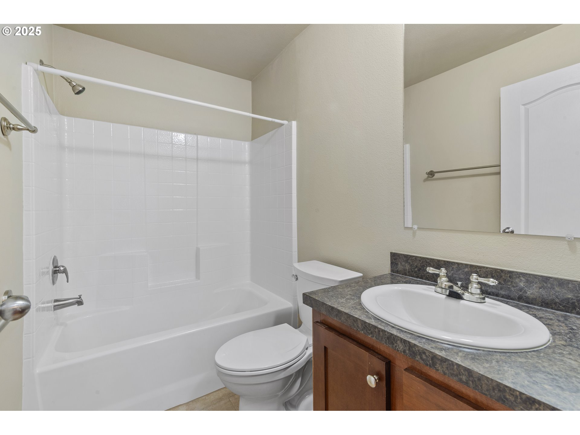 2980 Northeast Division Street, Unit 27 Gresham, OR 97030 - Photo 26 of 33