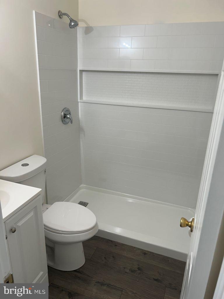 4701 Pennell Road, Unit H12 Aston, PA 19014 - Photo 7 of 12 Bathroom