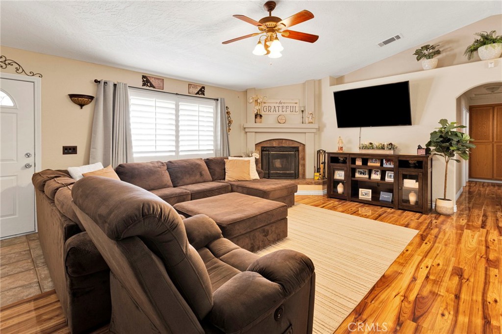 20083 Rimrock Road East Apple Valley, CA 92307 - Photo 8 of 41
