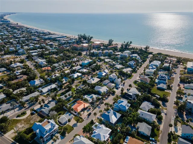 $5,500 | 211 77th Street, Unit EAST, Holmes Beach, FL 34217