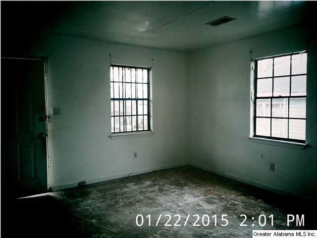 2209 Powderly Avenue Southwest Birmingham, AL 35211 - Photo 5 of 9