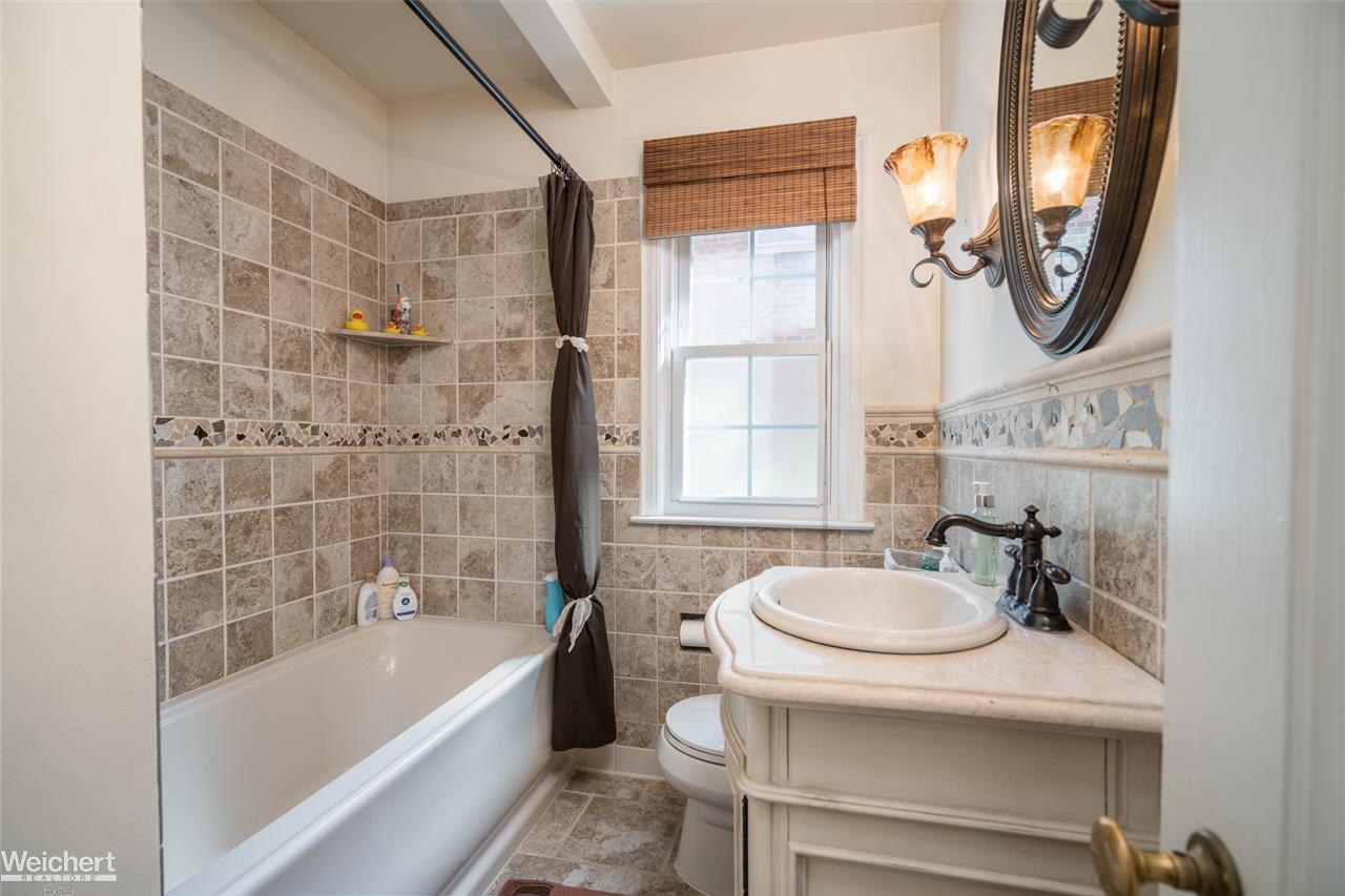 1649 Roslyn Road Grosse Pointe Woods, MI 48236 - Photo 30 of 30