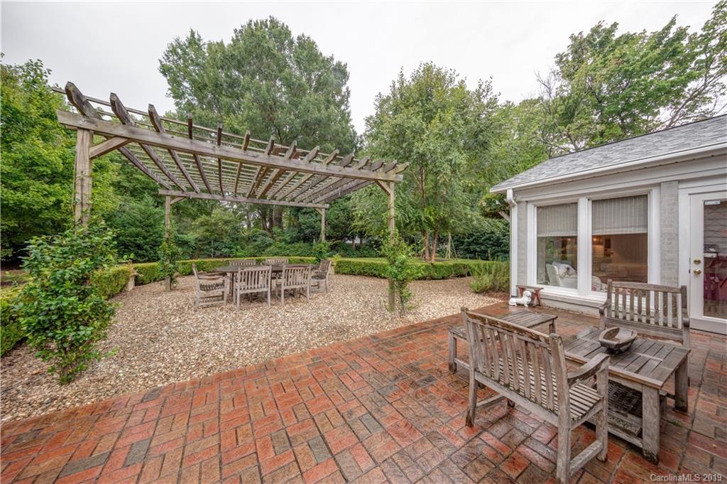 1115 Aylesford Road Charlotte, NC 28211 - Photo 14 of 41 Gallery Image 14