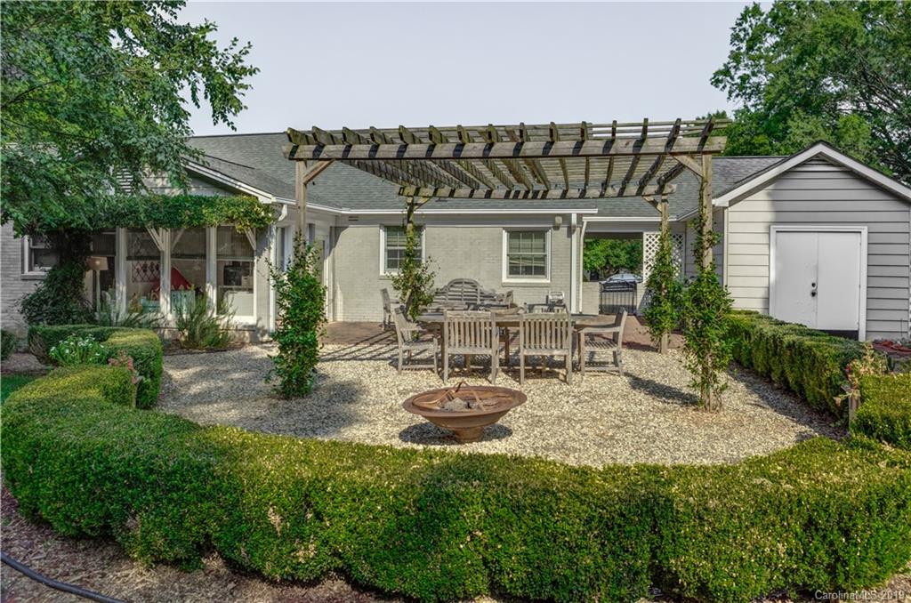 1115 Aylesford Road Charlotte, NC 28211 - Photo 15 of 41 Gallery Image 15