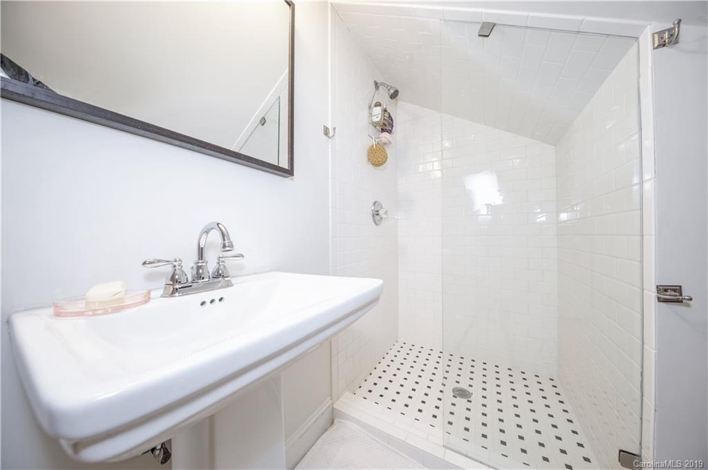 1115 Aylesford Road Charlotte, NC 28211 - Photo 26 of 41 Gallery Image 26