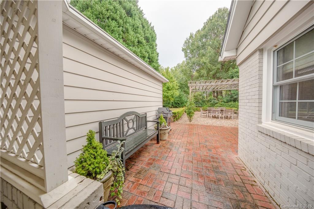 1115 Aylesford Road Charlotte, NC 28211 - Photo 33 of 41 Gallery Image 33