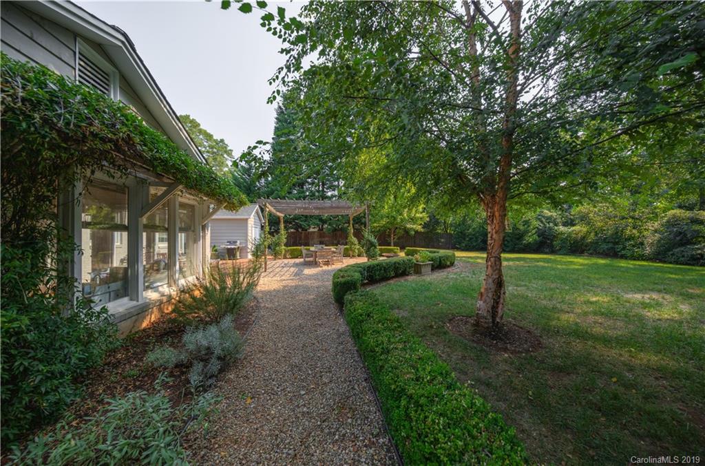 1115 Aylesford Road Charlotte, NC 28211 - Photo 35 of 41 Gallery Image 35