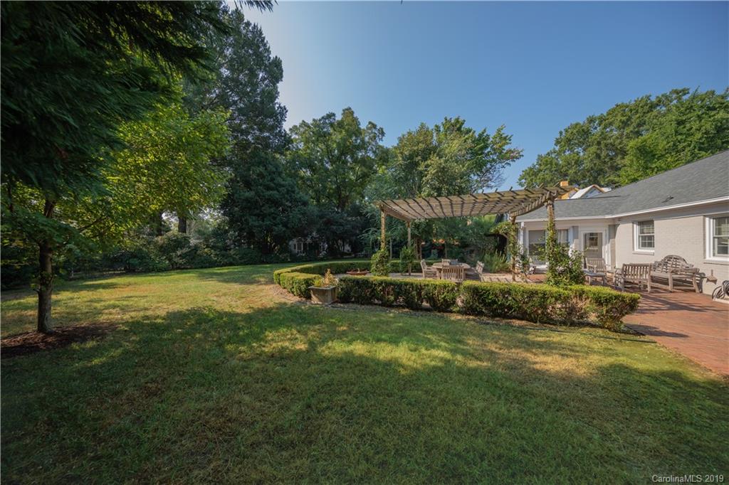 1115 Aylesford Road Charlotte, NC 28211 - Photo 36 of 41 Gallery Image 36