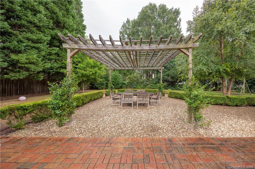1115 Aylesford Road Charlotte, NC 28211 - Photo 37 of 41 Gallery Image 37