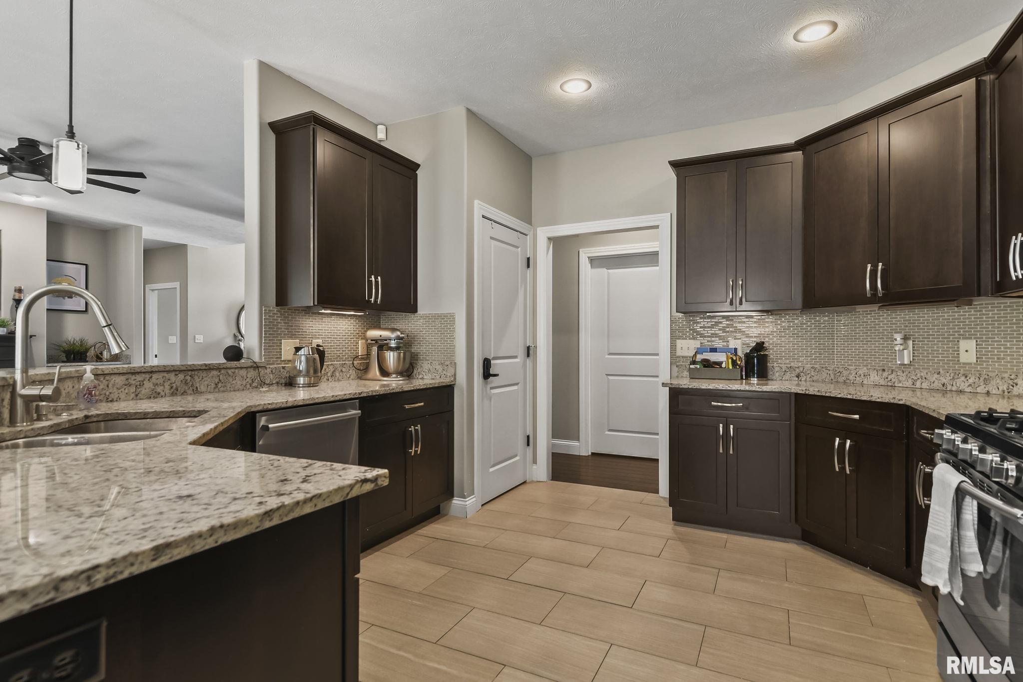 105 Ramblewood Road Chatham, IL 62629 - Photo 12 of 44 Gallery Image 12