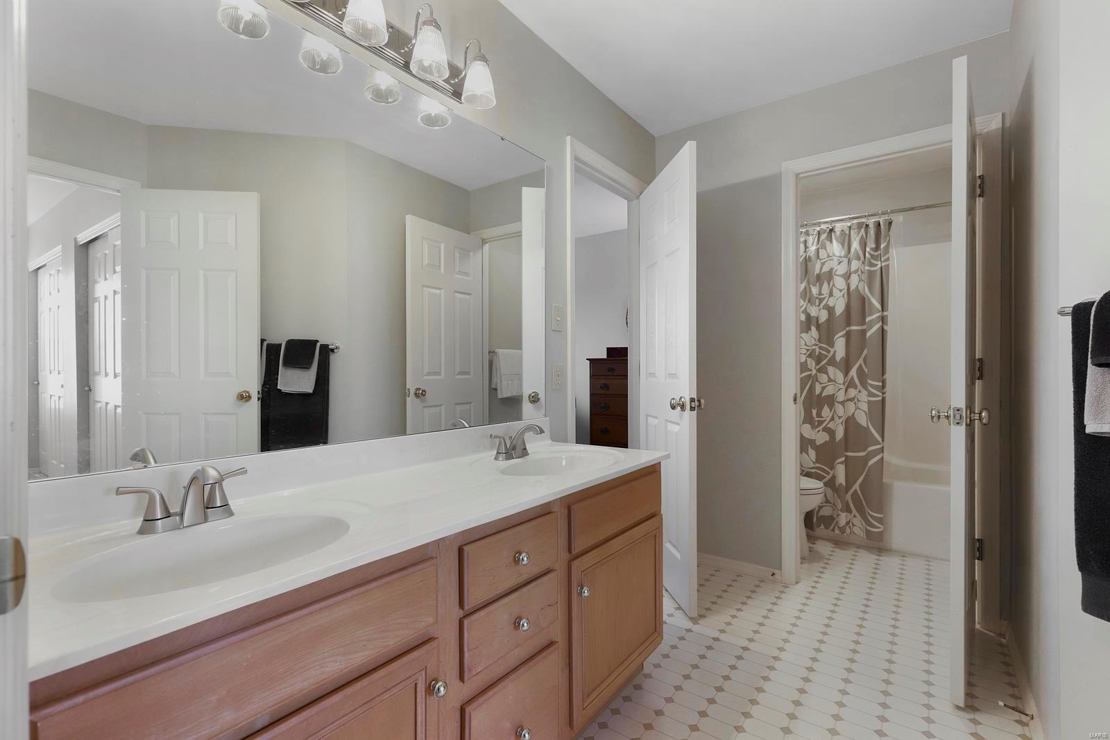 1257 Bluffview Ridge Drive Chesterfield, MO 63005 - Photo 27 of 46 Gallery Image 27