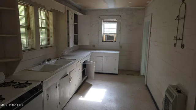 $165,000 | 92 Price Road, Jayess, MS 39641