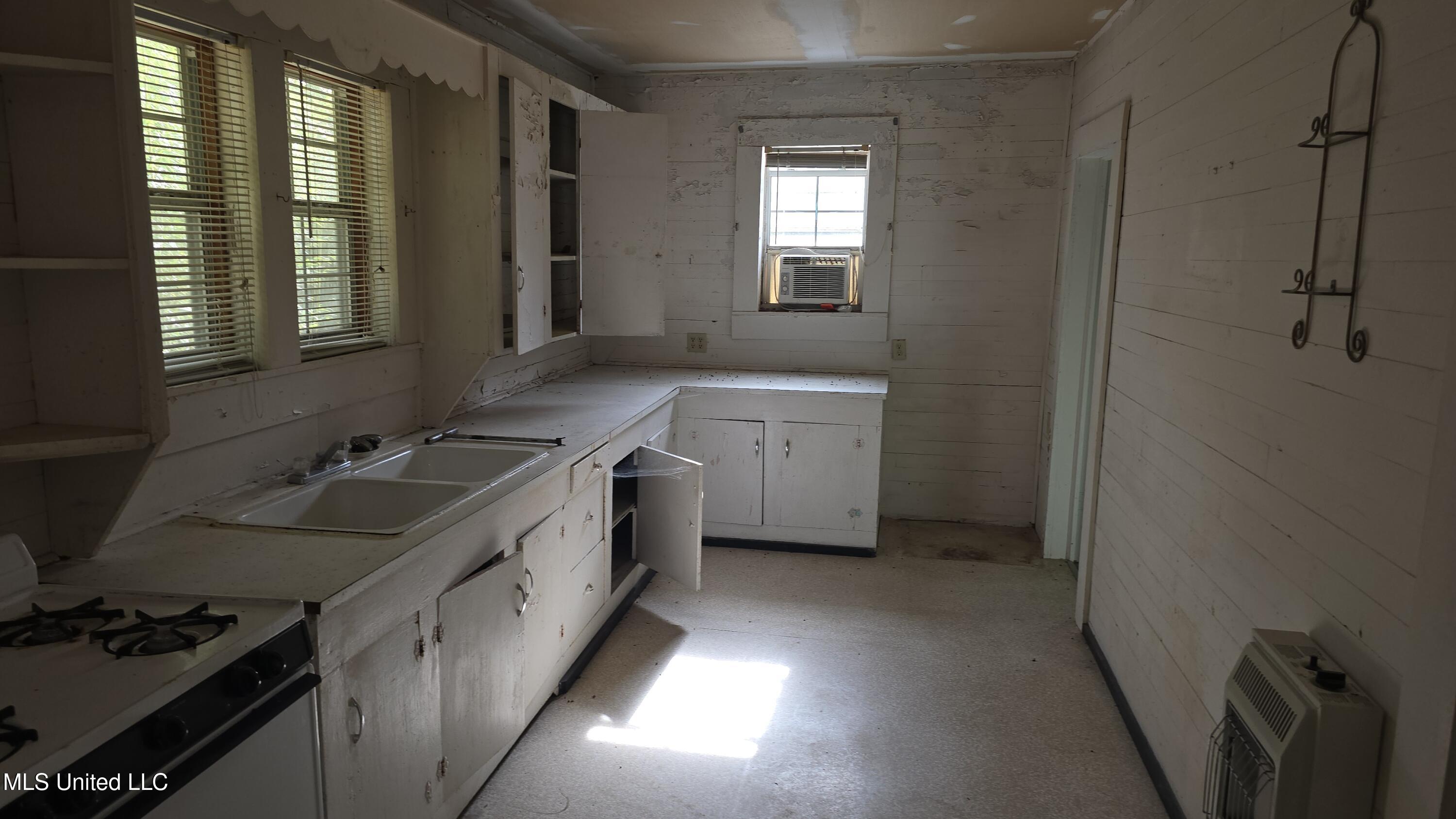 92 Price Road Jayess, MS 39641 - Photo 5 of 48 20251216_122708