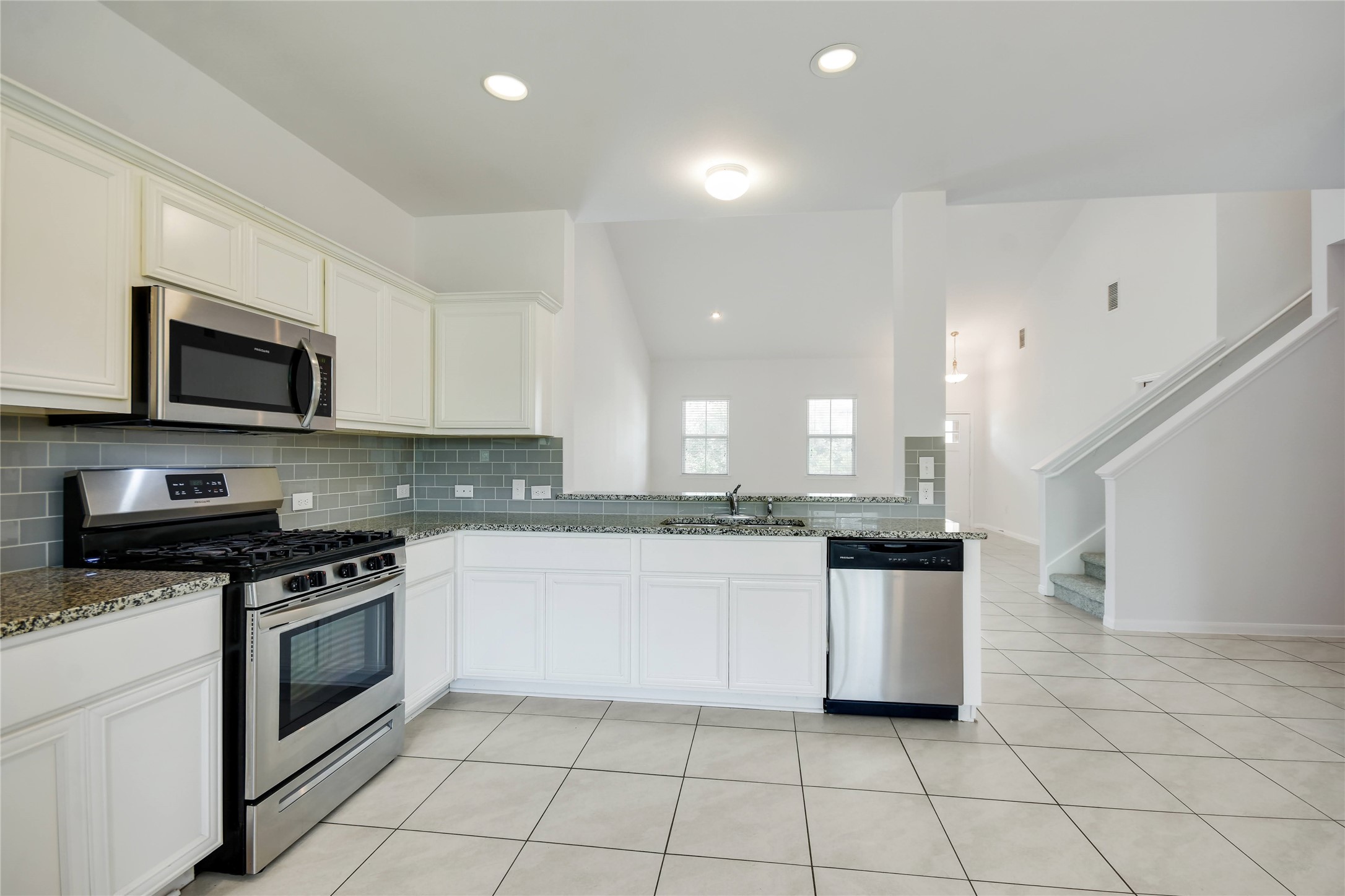 6525 Ranchito Drive Austin, TX 78744 - Photo 12 of 36