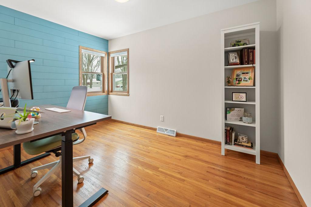 2301 9th Street North Fargo, ND 58102 - Photo 22 of 44