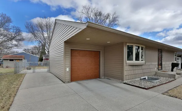 $314,900 | 2301 9th Street North, Fargo, ND 58102