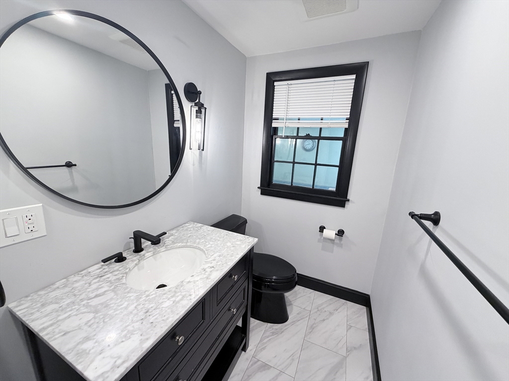 40 Bakers Hill Road Weston, MA 02493 - Photo 7 of 22